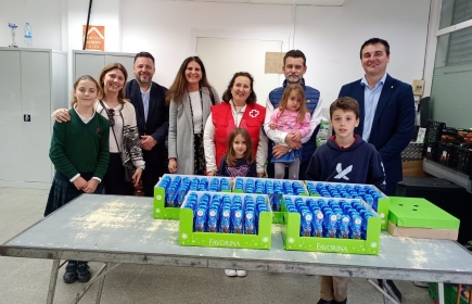 ENTREGA DE MONAS SOLIDARIAS DE PASCUA A CRUZ ROJA DE GAVÀ.